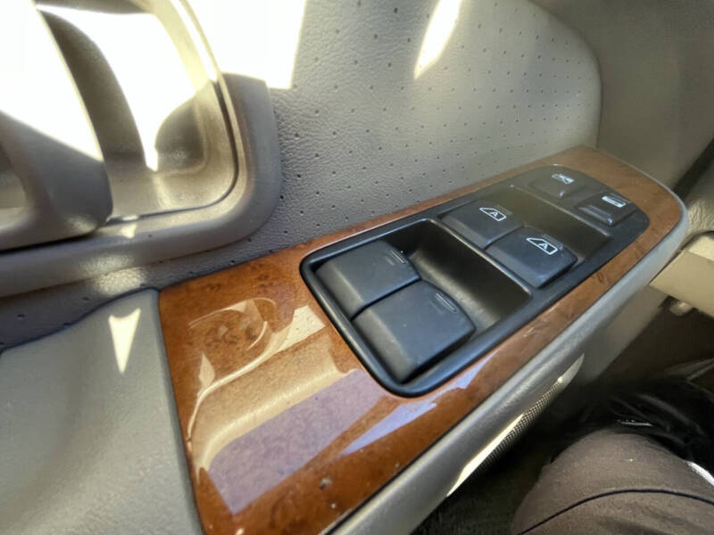 2003 Nissan Pathfinder LE