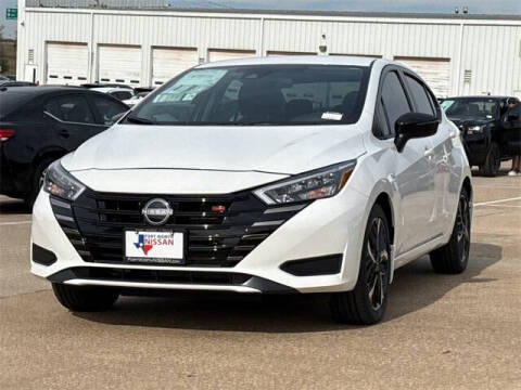 2025 Nissan Versa SR