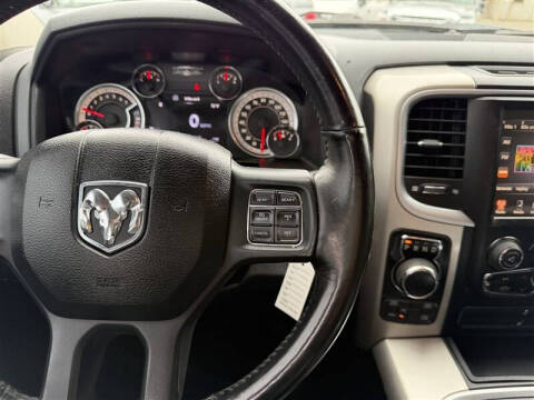 2017 RAM 1500 SLT