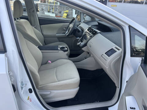 2014 Toyota Prius v Three