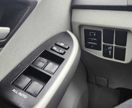 2010 Toyota Prius III