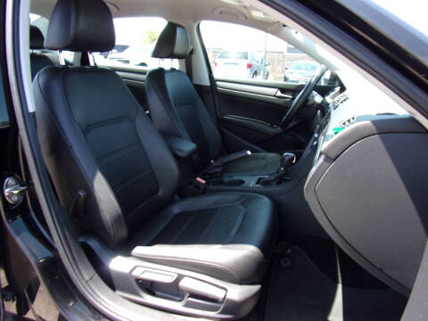 2014 Volkswagen Passat 1.8T S PZEV