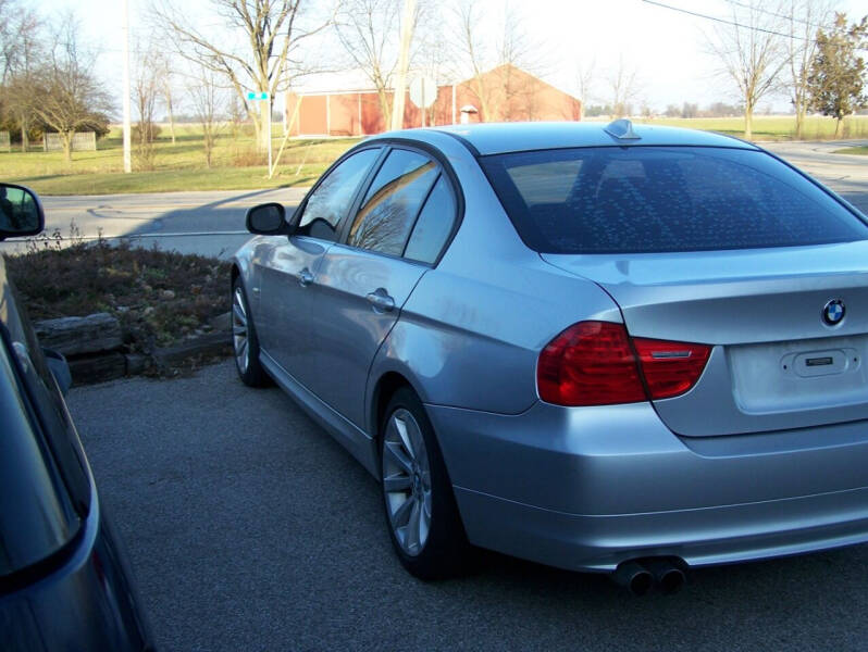 2011 BMW 3 Series 328i photo 6