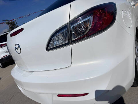 2013 Mazda MAZDA3 i SV