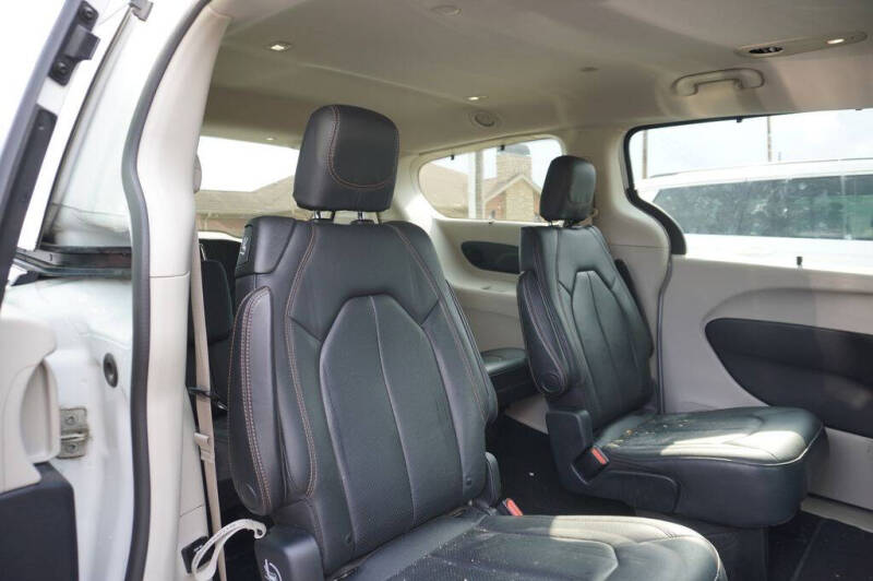 2020 Chrysler Pacifica Touring L Plus