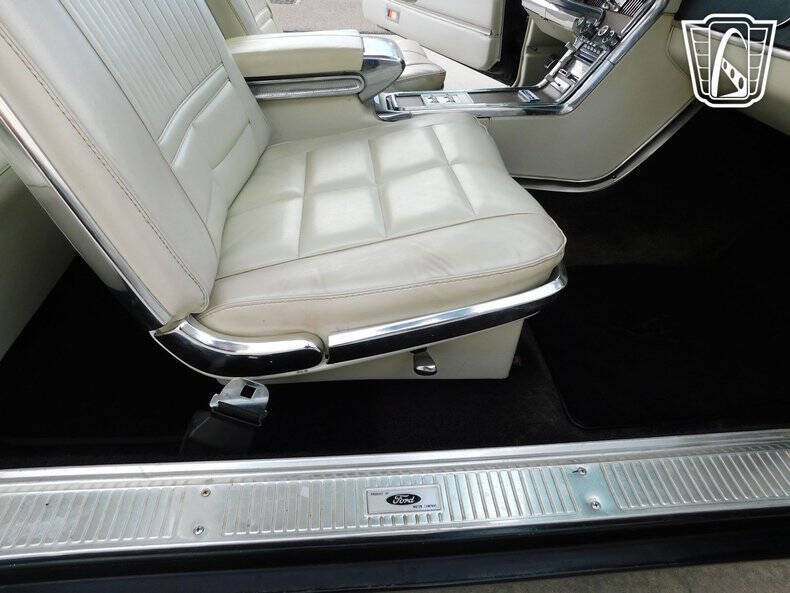 1966 Ford Thunderbird