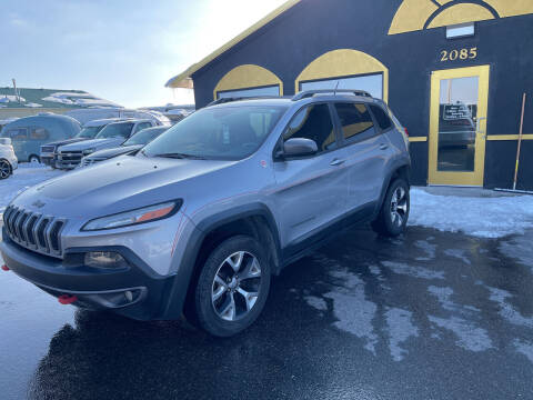 2014 Jeep Cherokee for sale at BELOW BOOK AUTO SALES in Idaho Falls ID