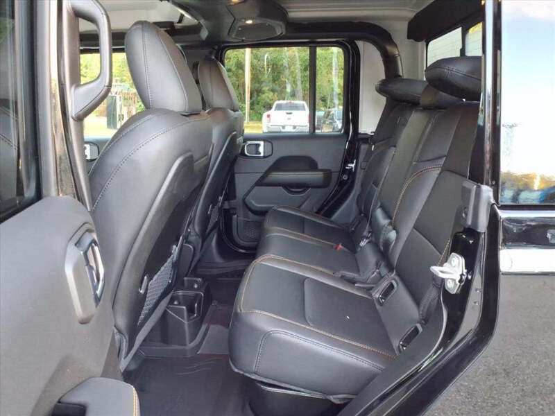 2025 Jeep Gladiator High Tide