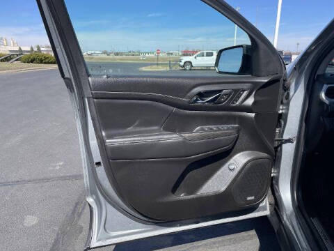 2023 GMC Acadia SLT