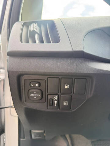 2013 Toyota Prius Plug-in Hybrid