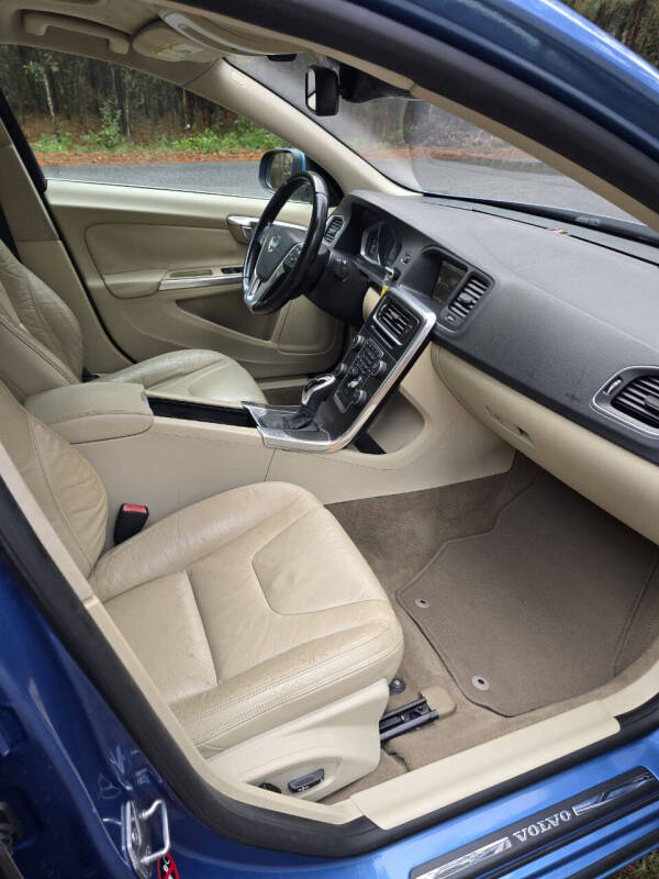 2014 Volvo S60 T5 Platinum