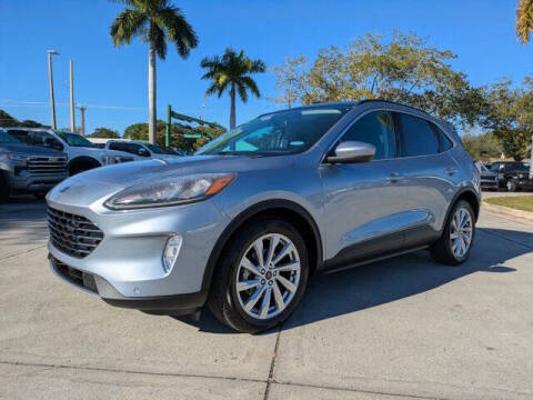 2022 Ford Escape Hybrid Titanium