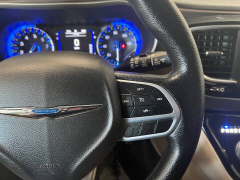 2021 Chrysler Voyager LX