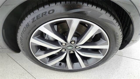 2024 Land Rover Discovery P300 Dynamic SE