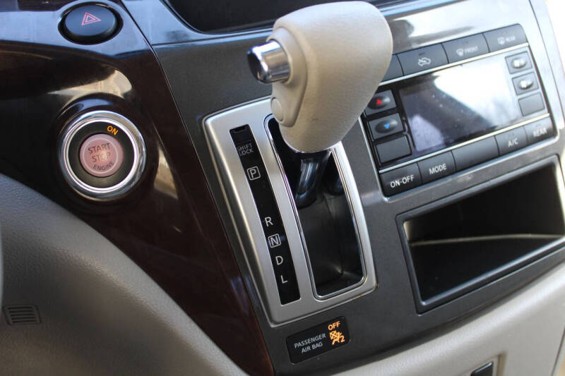 2015 Nissan Quest