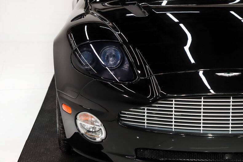 2003 Aston Martin V12 Vanquish