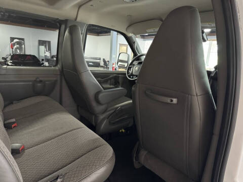 2024 Chevrolet Express LT 3500