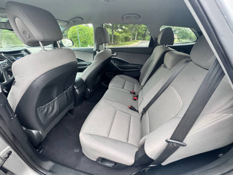 2016 Hyundai Santa Fe SE