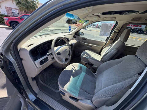 2003 Ford Windstar SE
