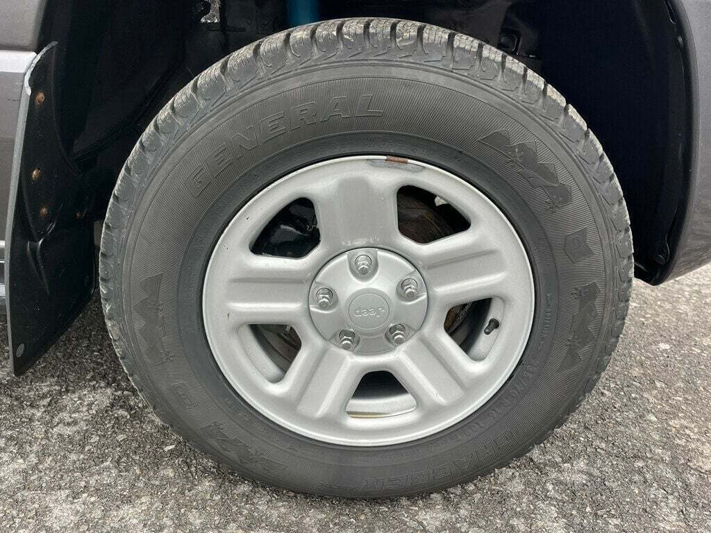 2004 Jeep Grand Cherokee 11