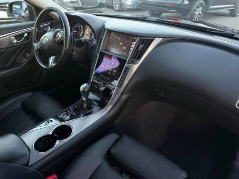 2015 Infiniti Q50