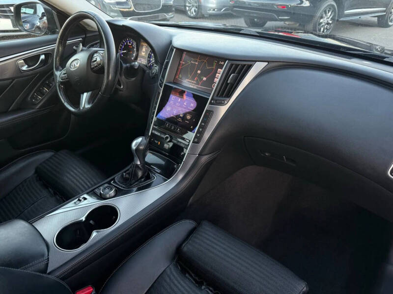2015 Infiniti Q50