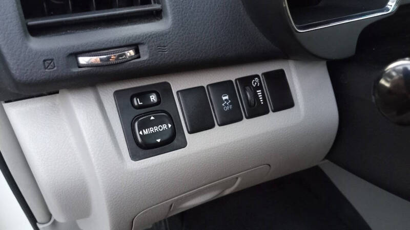 2011 Toyota Highlander SE