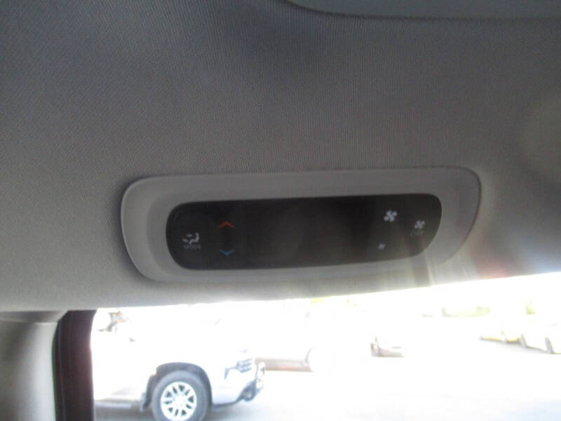 2020 Chrysler Voyager LX