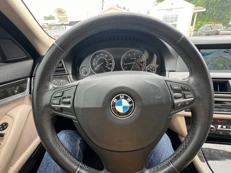 2012 BMW 5 Series 528i