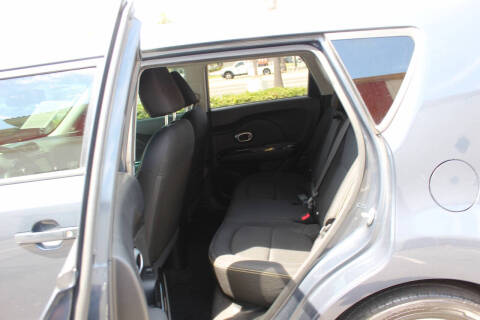2016 Kia Soul +