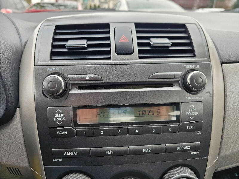 2011 Toyota Corolla LE