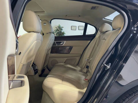 2011 Jaguar XF