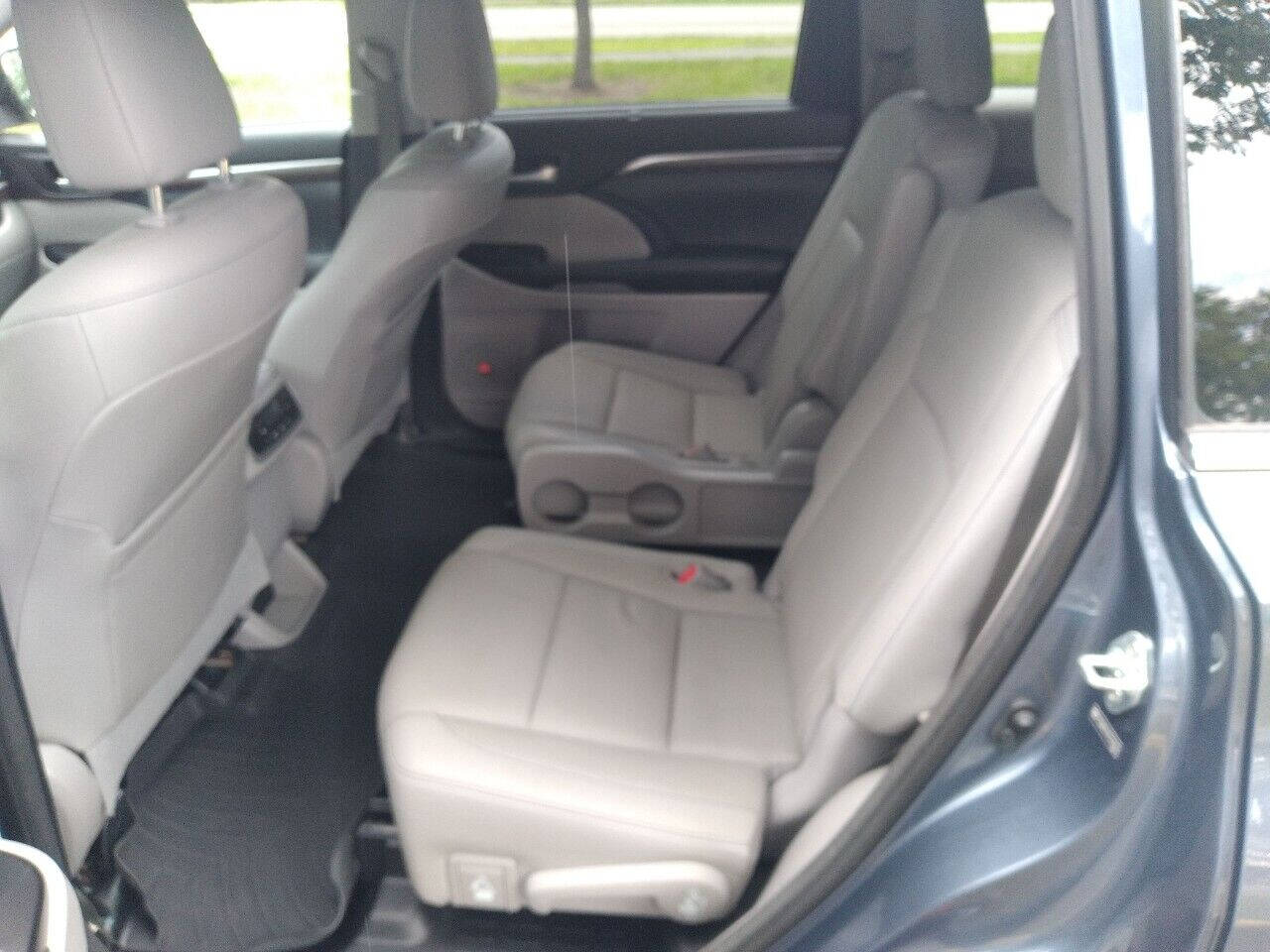 2014 Toyota Highlander  - $25,999