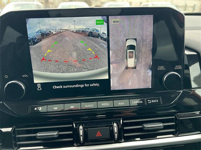 2025 Nissan Pathfinder SL