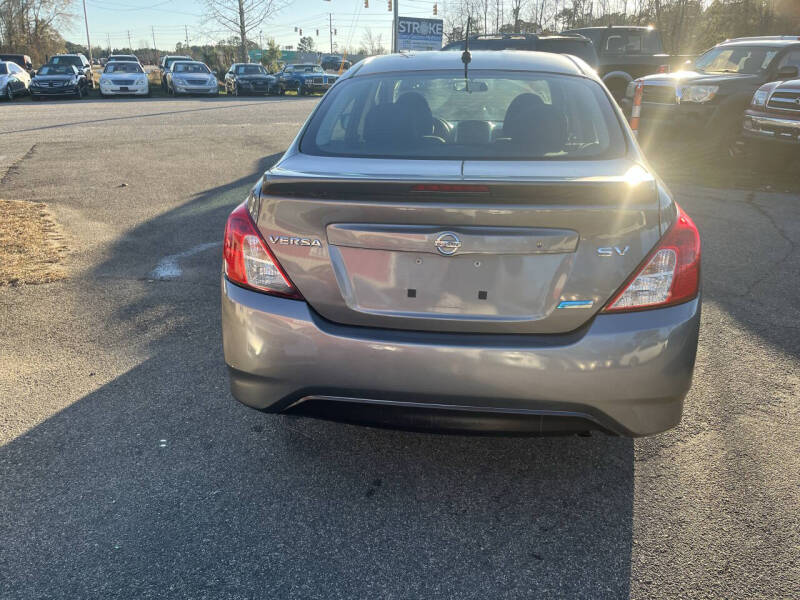 2016 Nissan Versa 1.6 SV