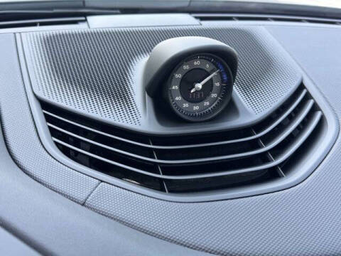 2025 Porsche Taycan 4