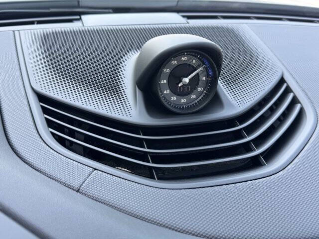 2025 Porsche Taycan 4