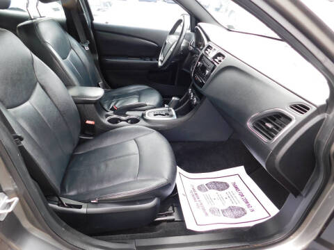 2013 Chrysler 200 Touring