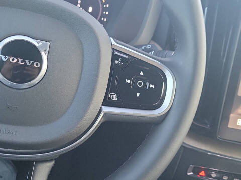 2026 Volvo XC60 B5 Core