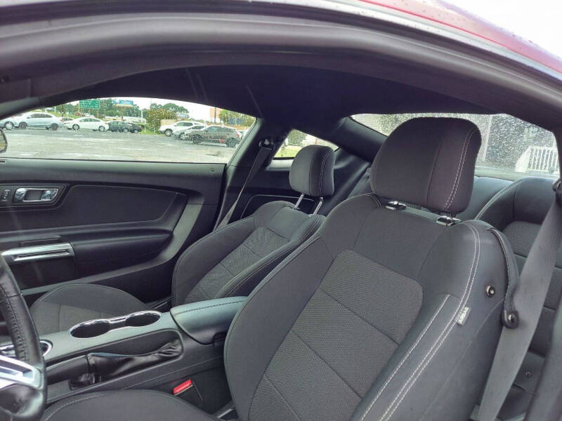 2017 Ford Mustang V6