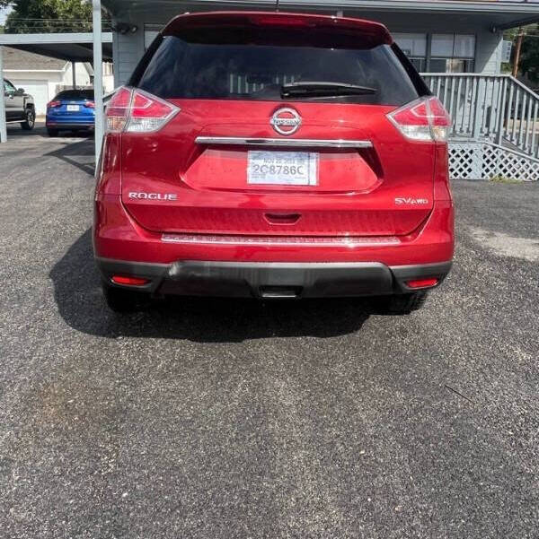 2015 Nissan Rogue SV photo 4