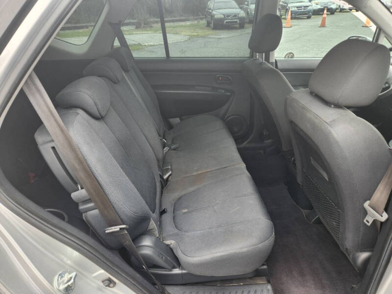 2009 Kia Rondo LX