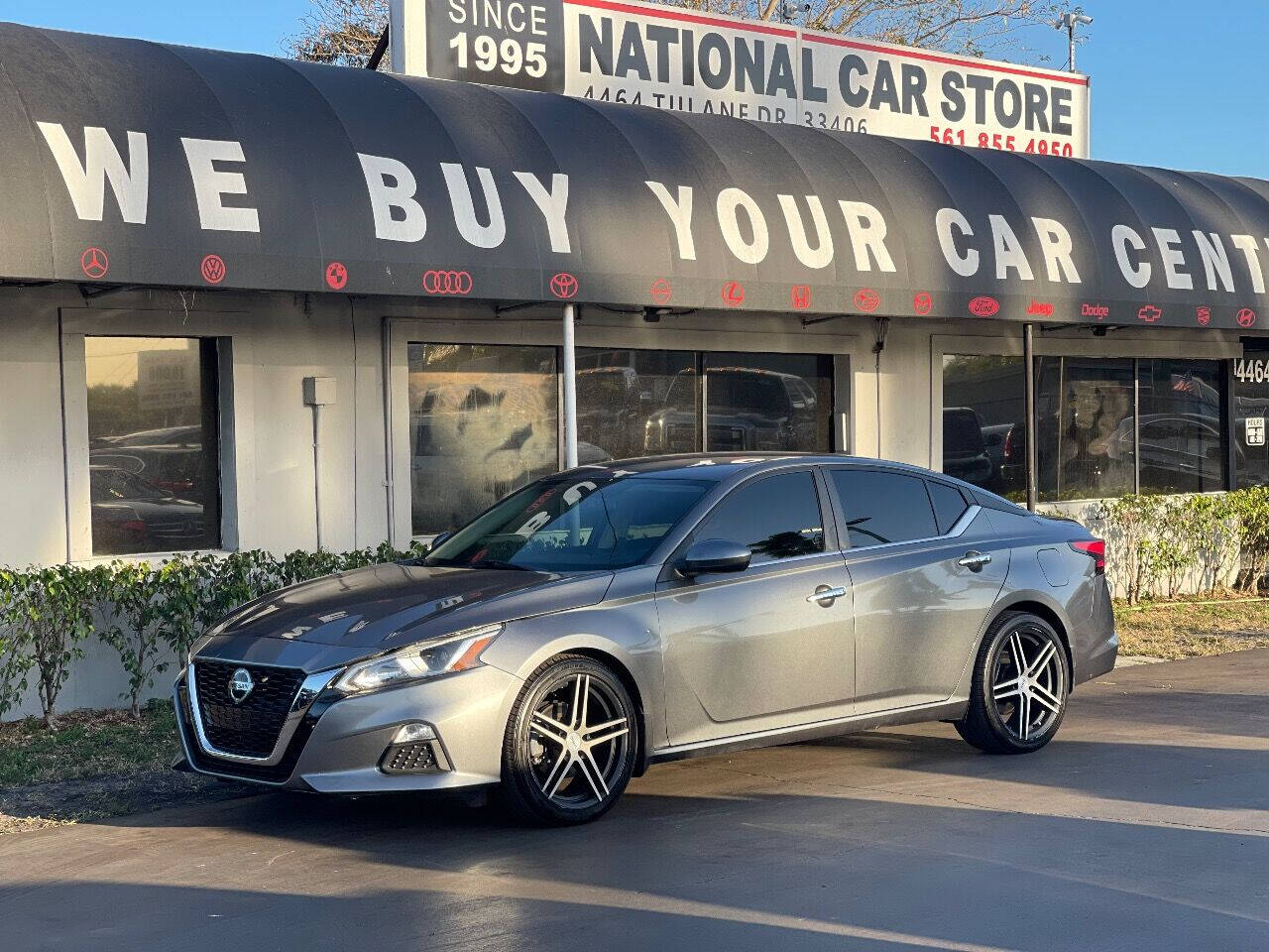 2019 NISSAN Altima Sedan - $18,900