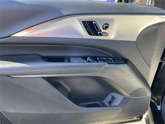 2024 Cadillac LYRIQ Tech