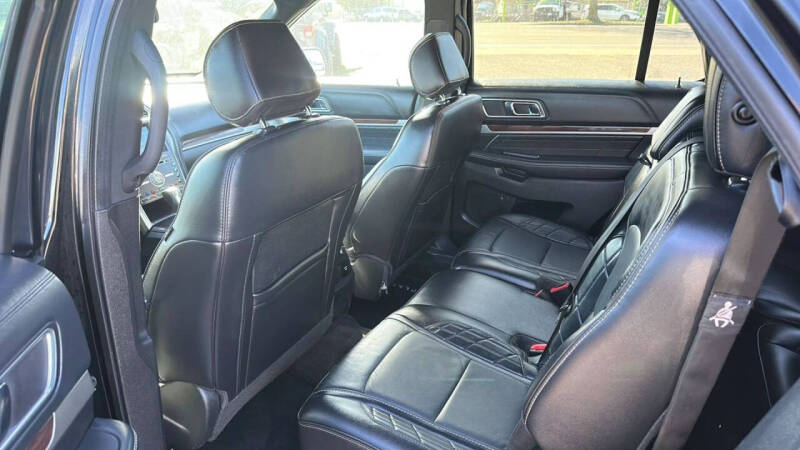 2017 Ford Explorer Platinum