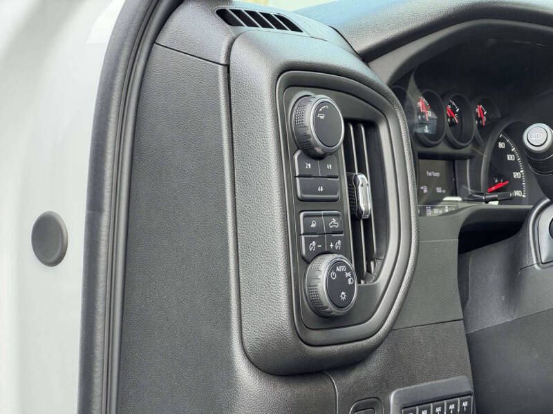 2025 Chevrolet Silverado 3500HD CC