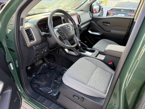 2023 Nissan Frontier SV