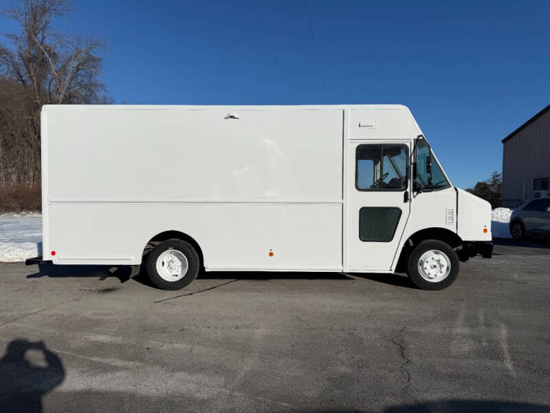 2021 Freightliner MT45 Chassis