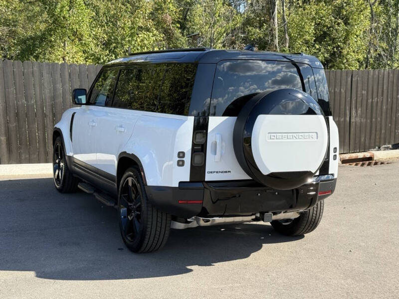 2026 Land Rover Defender 110 P300 S