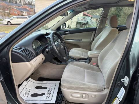 2004 Toyota Camry LE